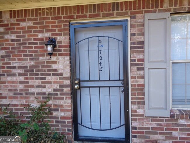 Building Photo - 7045 Brentwood Ct