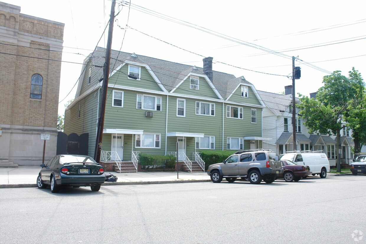 Primary Photo - 214-218 High St
