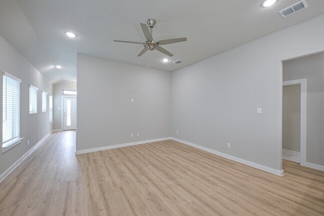 Foto del edificio - 3032 Leatherwood Ln