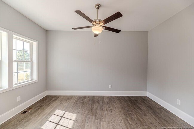 Building Photo - 533 Stadium Dr