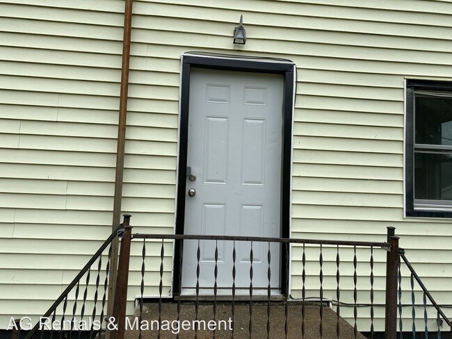 Building Photo - 5 br, 1.5 bath House - 2717 Plaza Dr