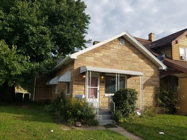 Foto del edificio - Cute North Toledo Home