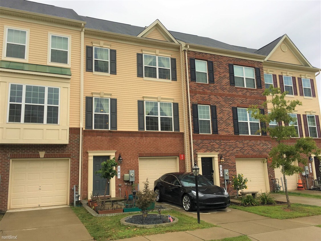 Primary Photo - 3 br, 3.5 bath Townhome - 507 Bluffton Dr