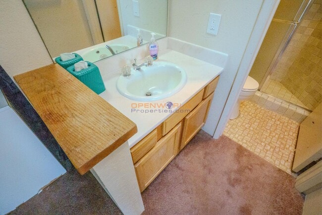 Building Photo - Top-Floor 2BD/2BA Condo with Ocean Views Near Golden Gate Park