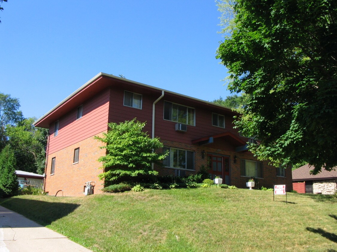 Foto principal - 1015 Summit Ave