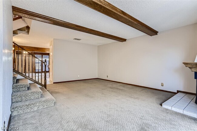 Building Photo - 578 Willow Green Dr