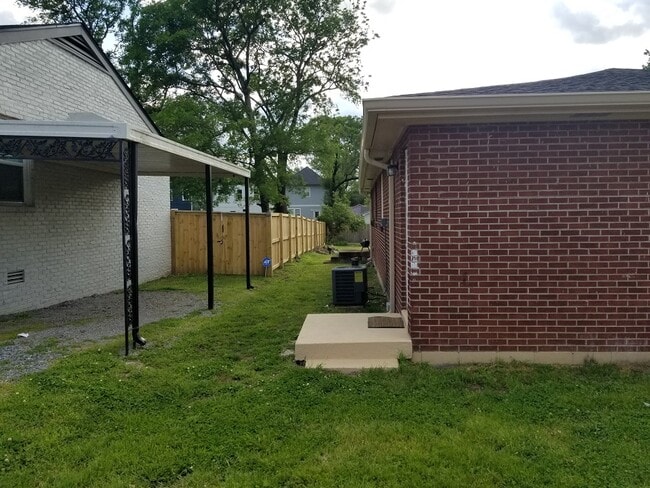 Foto del edificio - 1717 24th Ave N