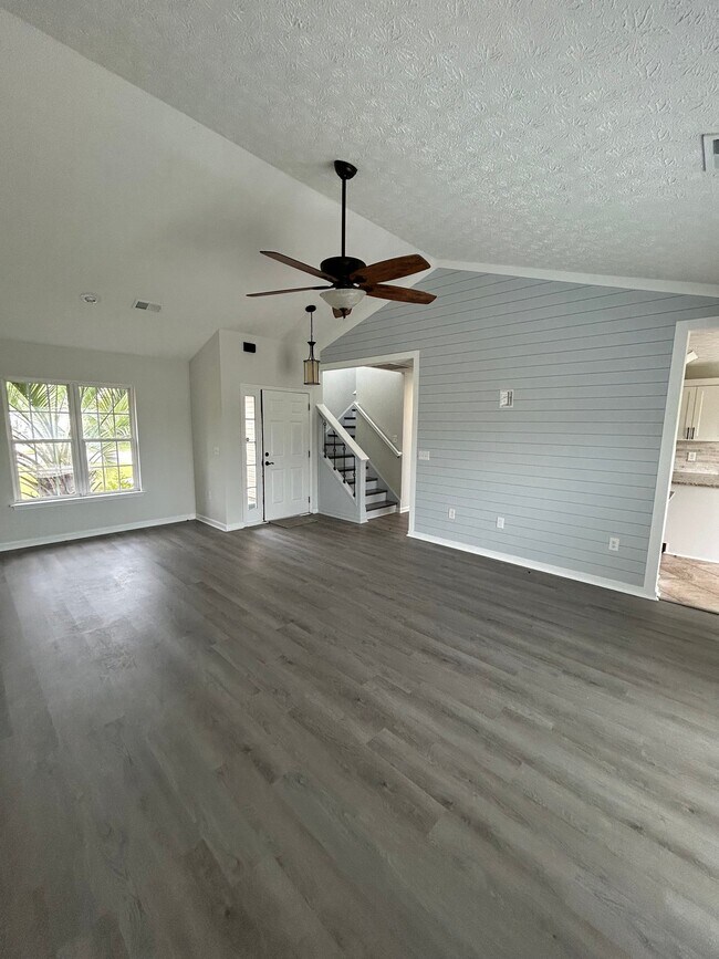 Photo - 4387 Heartwood Ln House