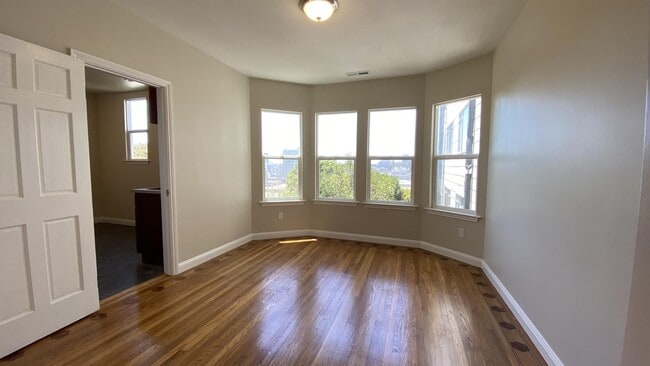 Building Photo - 1547 Clay St