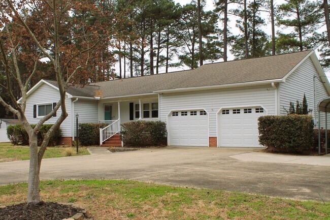 Foto del edificio - 4902 Simpson Dr