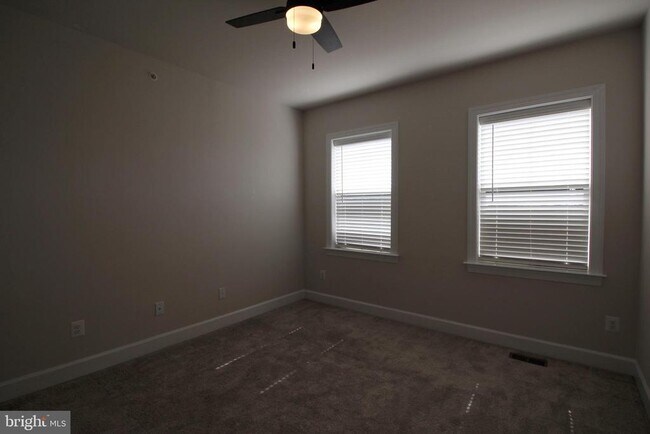 Building Photo - 43355 Radford Divide Ter