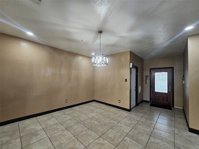 Foto del edificio - 13922 Somersworth Dr