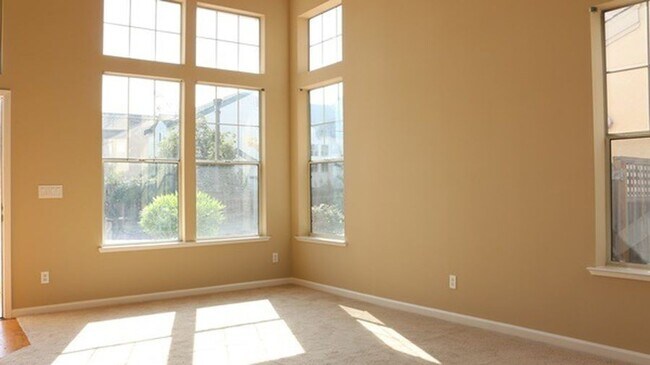 Foto del edificio - Excellent 4BR Home in a Cul De Sac in Sunn...
