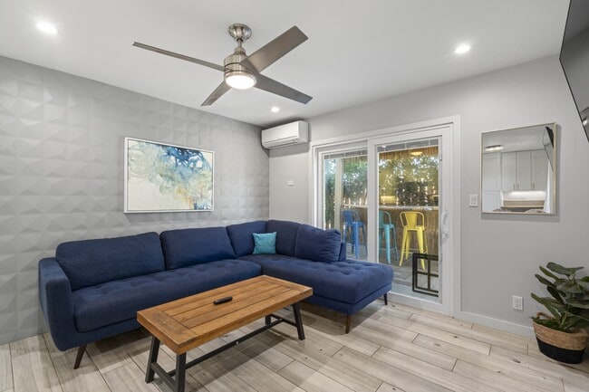 Building Photo - 140 Uwapo Rd