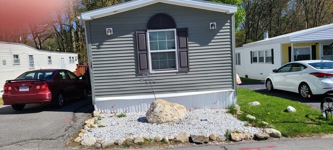 Building Photo - 288 Littleton Rd