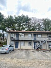 Building Photo - 711 20th St SE