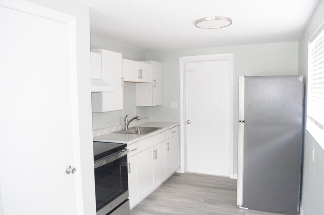 Building Photo - 2110 Seaman Rd