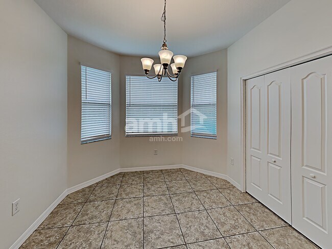 Foto del edificio - 12025 Whistling Wind Dr