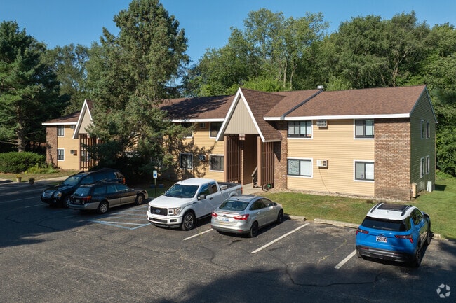 Building Photo - Rolling Pines Apartments
