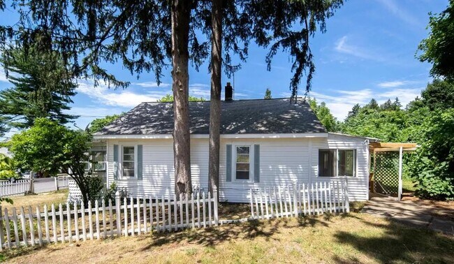 Building Photo - 4 Braintree St