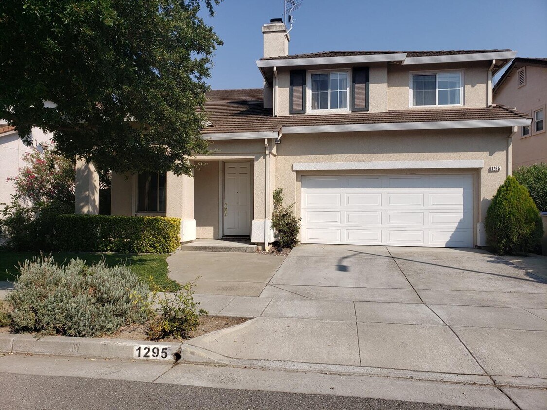 Primary Photo - 1295 Mayberry Ln