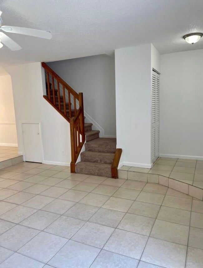 Photo - 2888 Edgehill Ln Townhome