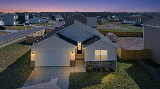 Foto del edificio - 784 Hoffman Hills Blvd