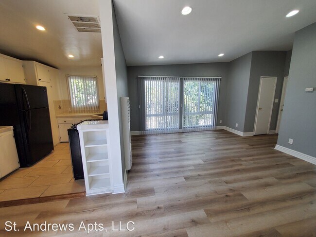 Building Photo - 1265 N St Andrews Pl