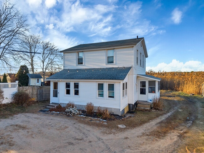 Building Photo - 176 Shore Rd