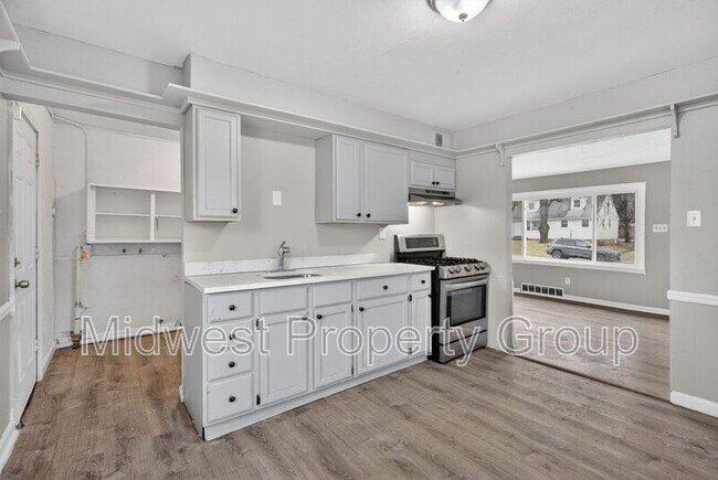 Foto del edificio - 1157 Redman Blvd