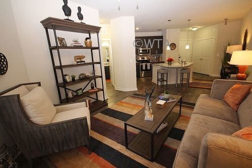 Foto del edificio - 1700 E 4th St