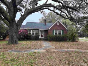 Building Photo - 1701 E Bobe St