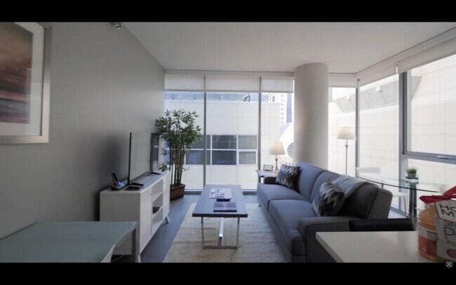 Building Photo - 4 E Huron St