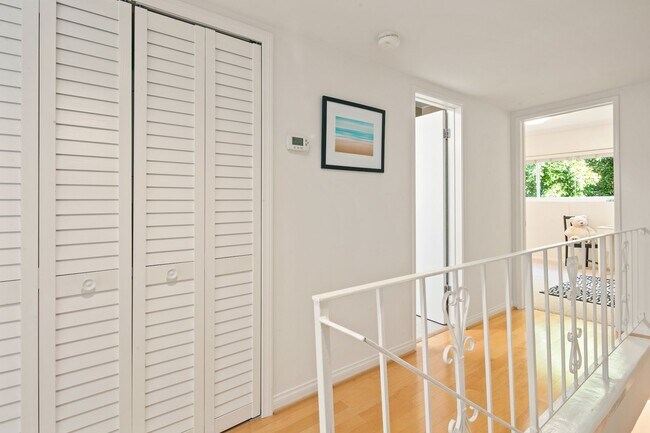 Hallway with Washer and Dryer - 1333 Yale St