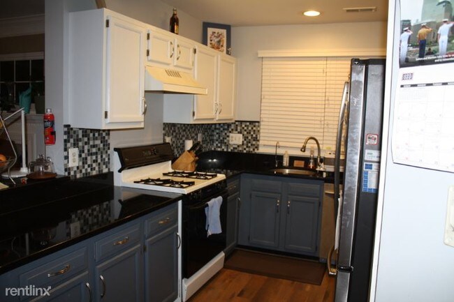 Building Photo - 2 br, 2 bath Condo - 12471 Hayes Court
