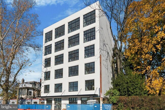 Foto del edificio - 5521 Wayne Ave