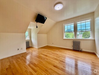 Building Photo - 332 Jackson Ave