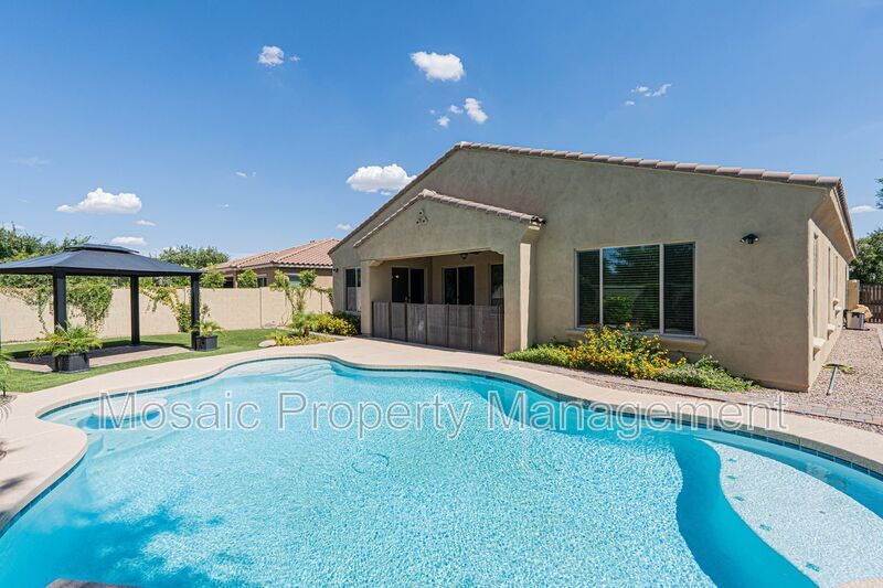 Foto principal - 2948 E Maplewood St