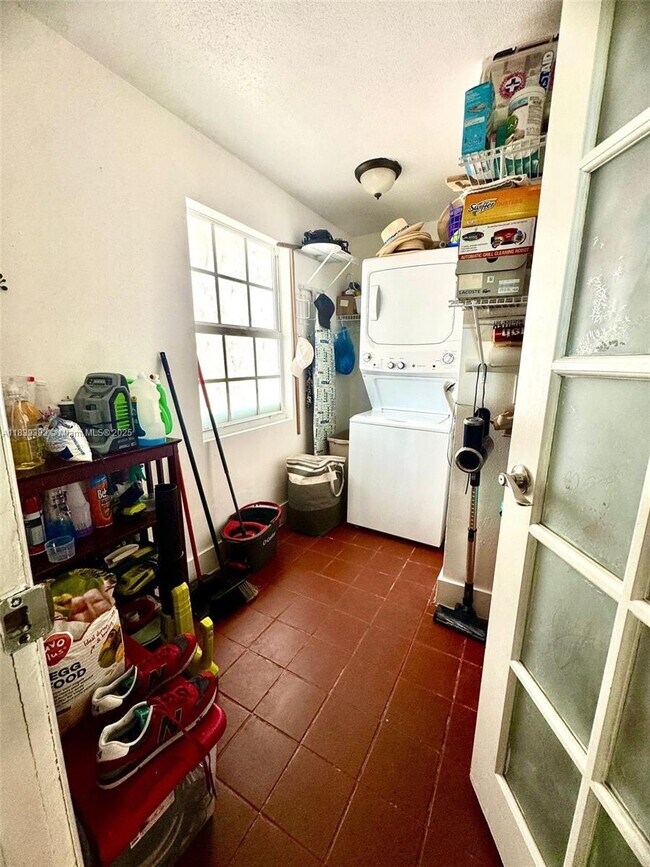 Foto del edificio - 2241 SW 43rd Ave