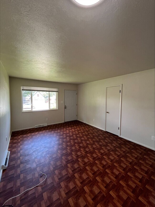 Building Photo - 2-Bedroom Ranch-Style Home in North Boulde...