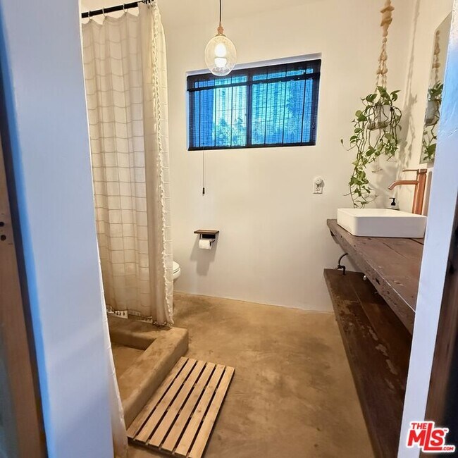 Foto del edificio - 3964 Goodland Pl