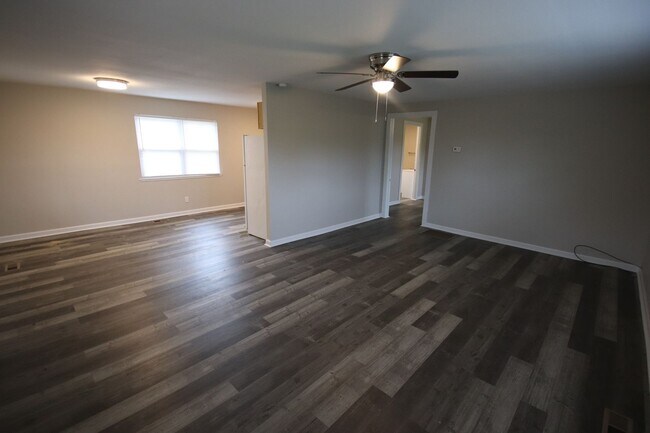 Foto del edificio - 1BD/1BA in Chickamauga - Water, trash, and...