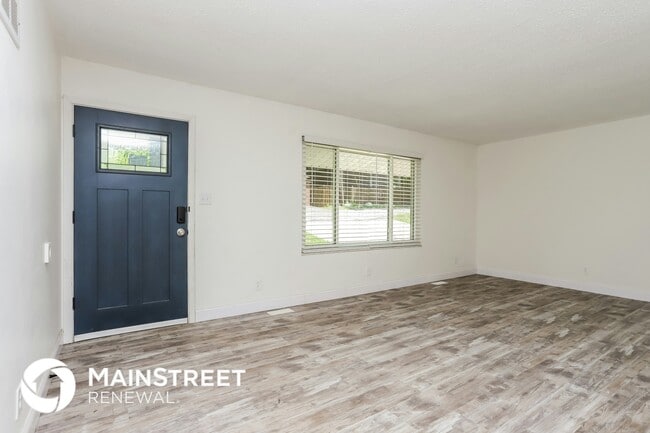 Building Photo - 1353 Meadow Dr