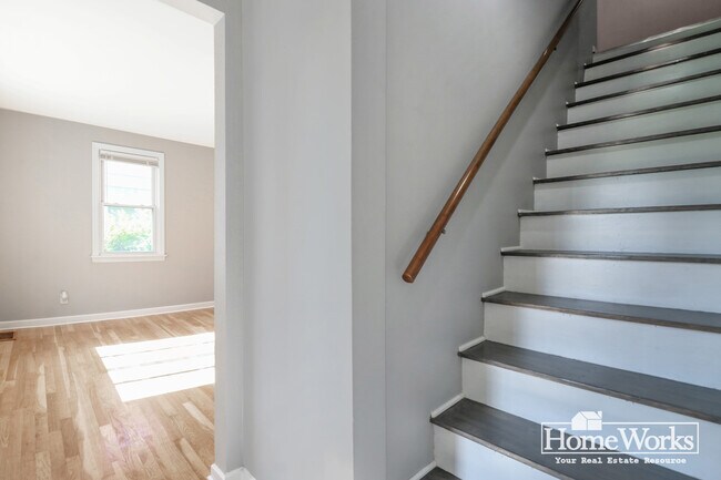 Building Photo - 119 N Coquillard Dr