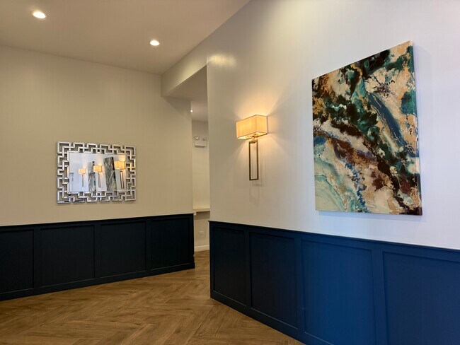Lobby - 2505 W Carmen Ave