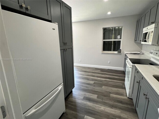 Foto del edificio - 2837 NW 8th St