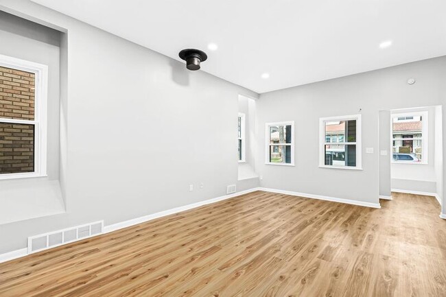 Building Photo - 3428 Carpenter Avenue