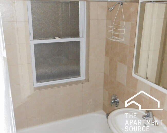 Foto del edificio - 5131 N Wolcott Ave