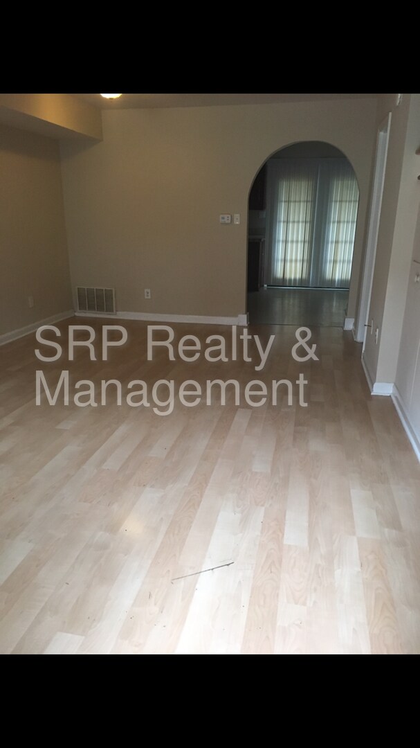 Foto del edificio - Special $200.00 off first month's rent!!!