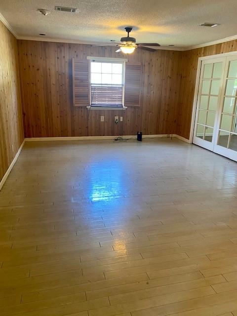 Building Photo - 2105 Clairmont Ln